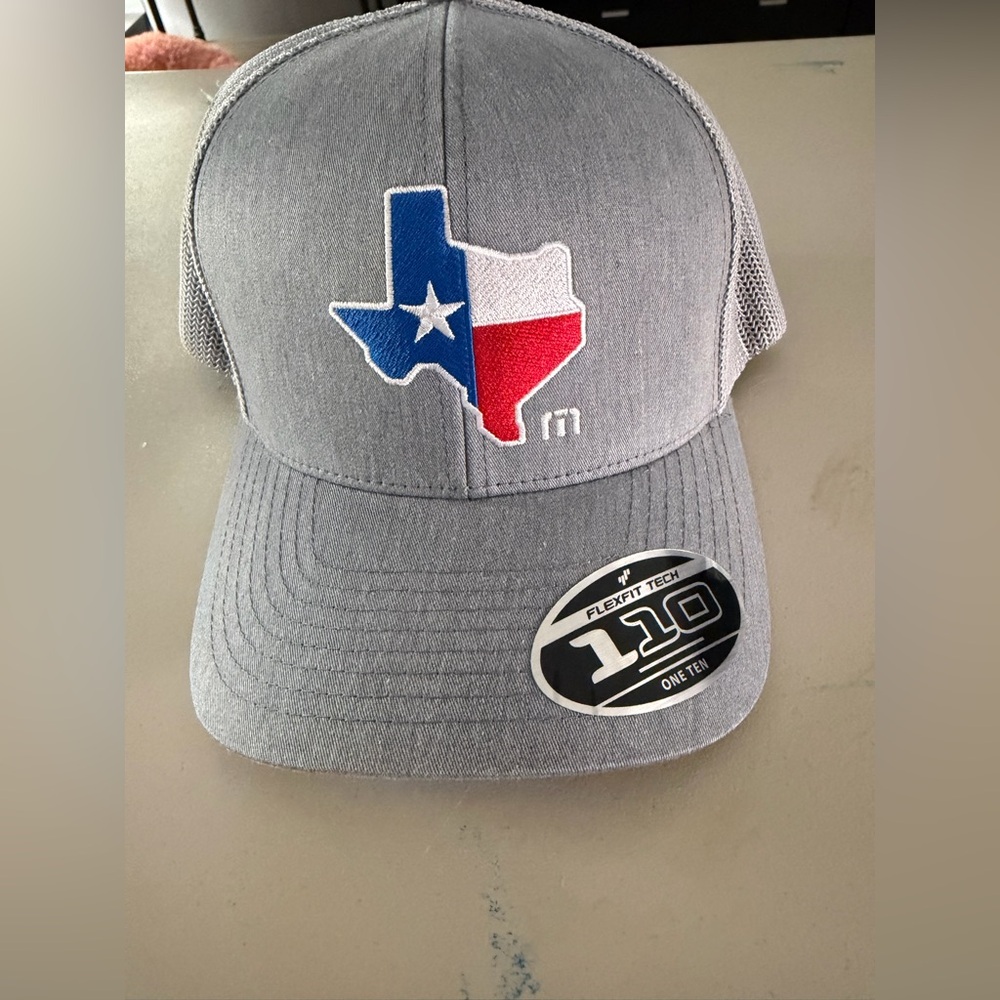 Travismathew Flexfit tech adjustable SnapBack trucker hat- nwt - Picture 1 of 3